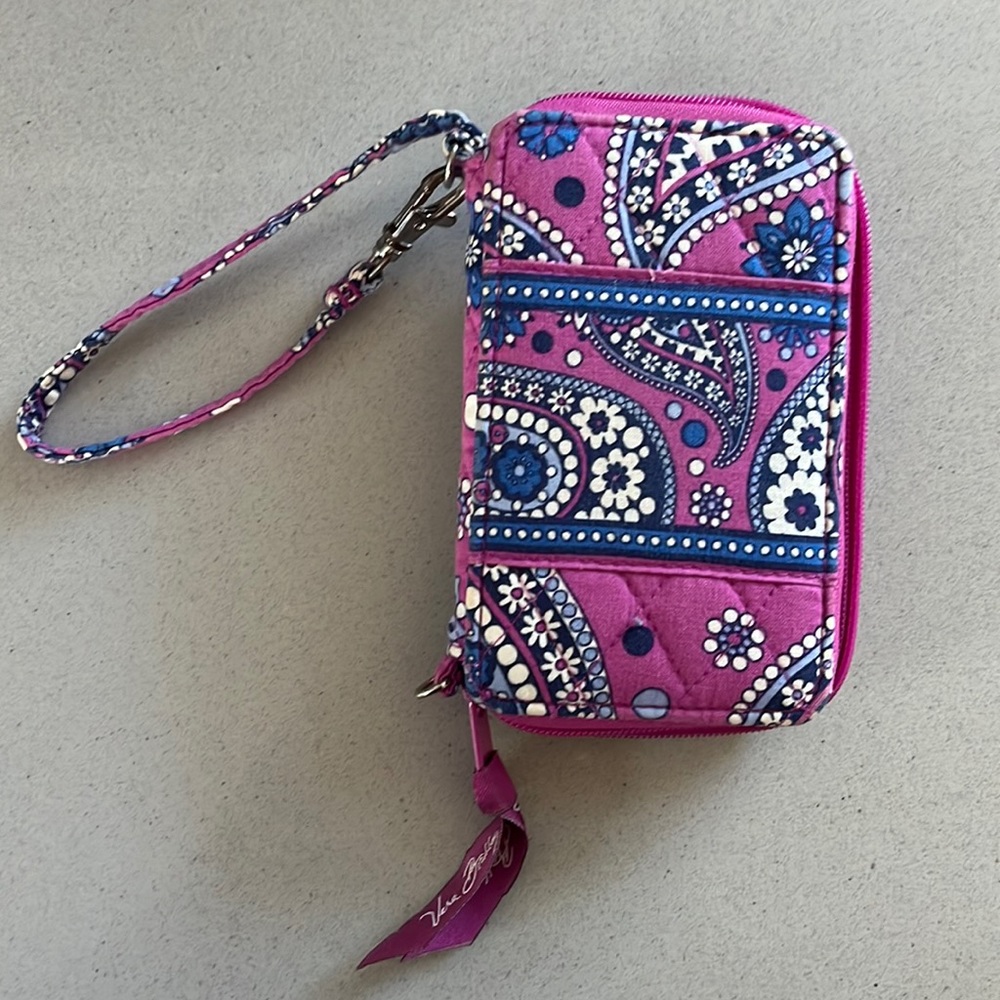 VERA BRADLEY Wristlet